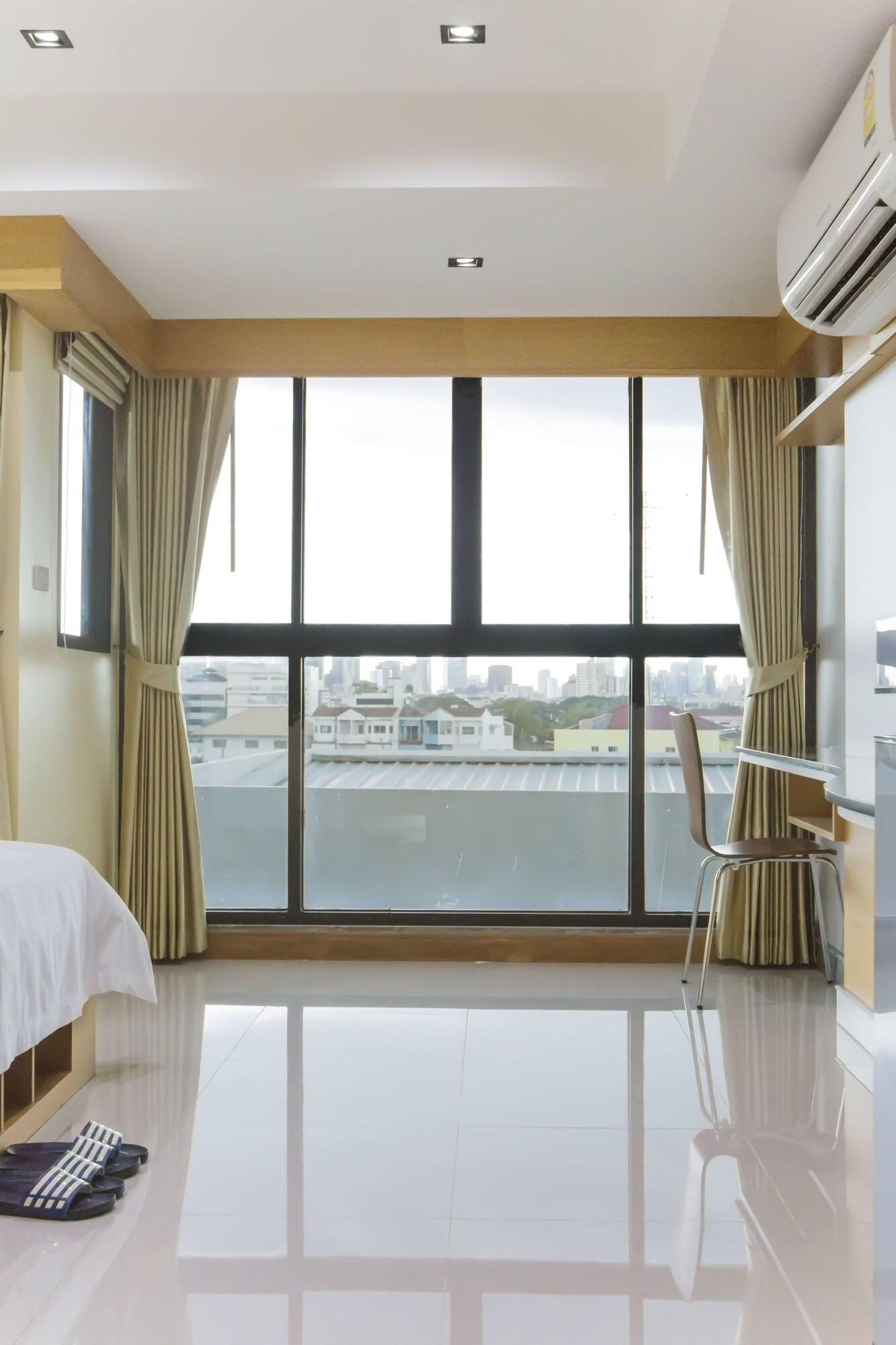 Sillemon Garden Hotel Bangkok Exterior photo