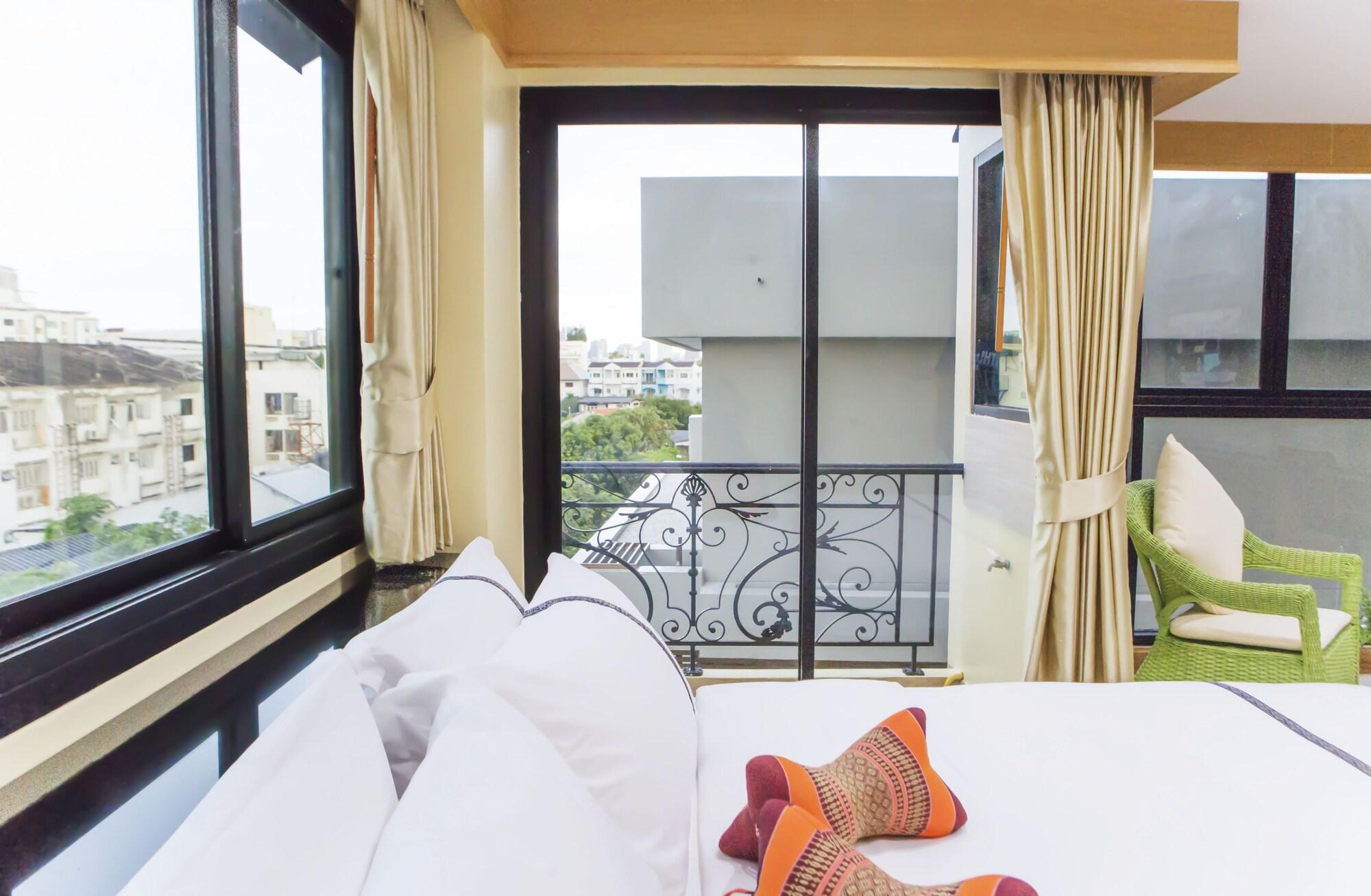 Sillemon Garden Hotel Bangkok Exterior photo